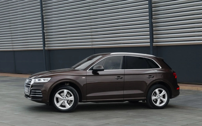 Audi Q5 cena 159900 przebieg: 75000, rok produkcji 2018 z Czersk małe 154
